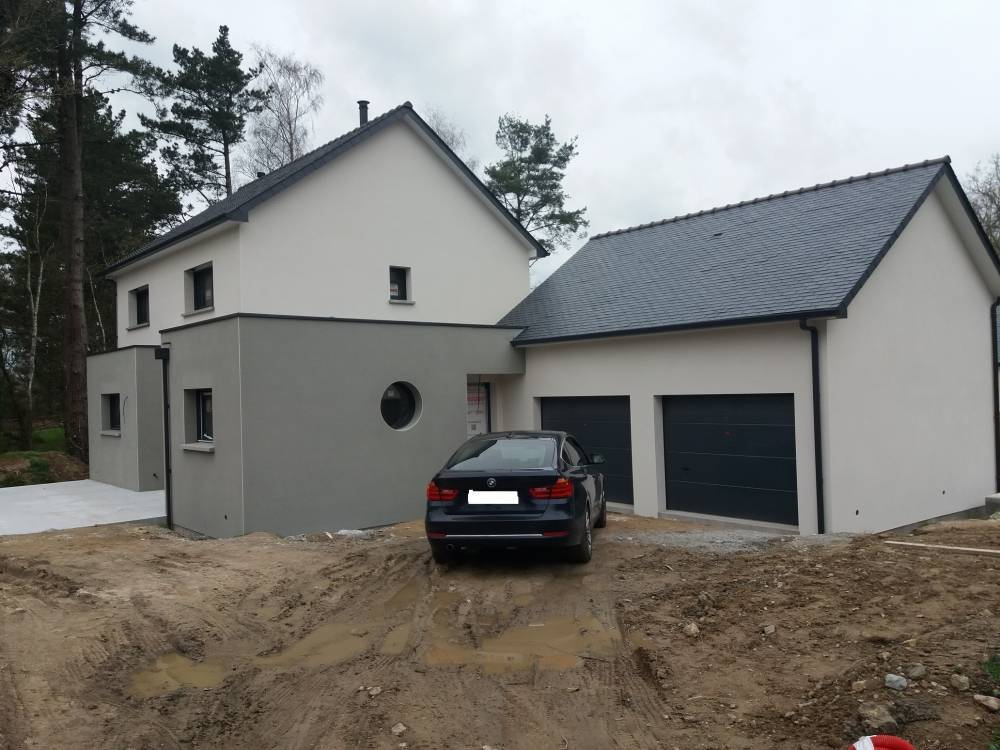 maison voiture devant