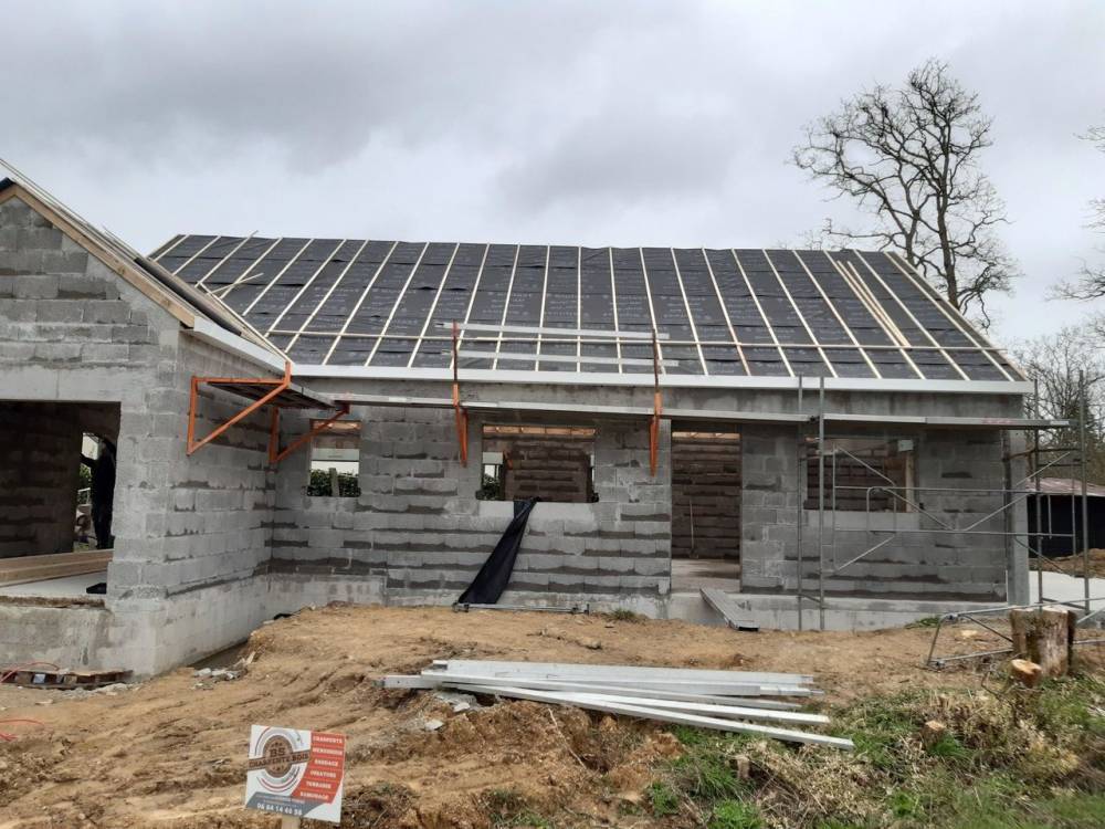 maison construction toit