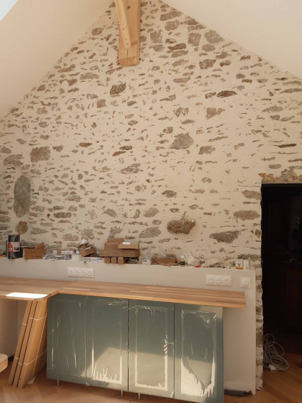 interieur maison pierre renovation